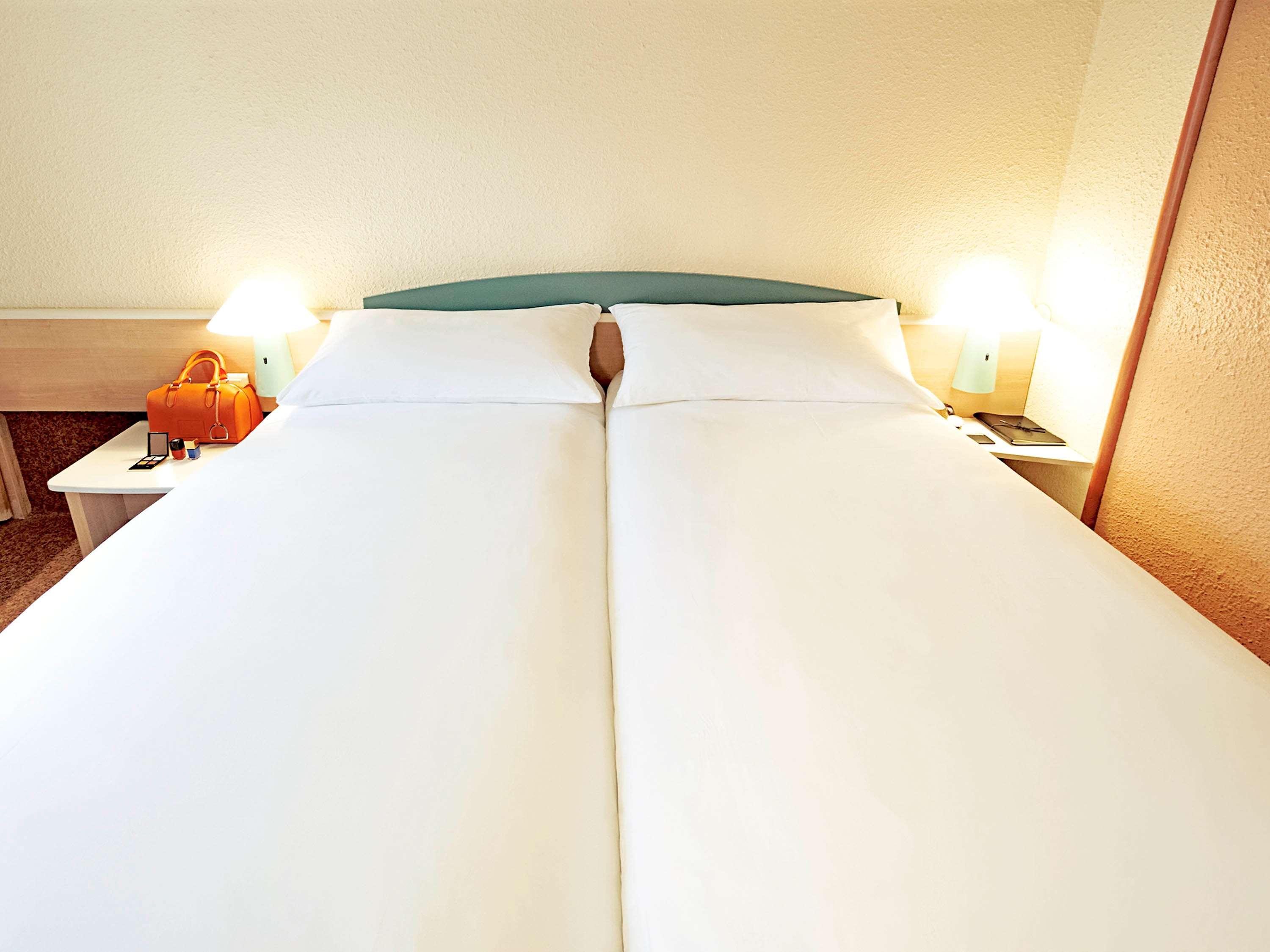 Отель Ibis Сент Экстерьер фото