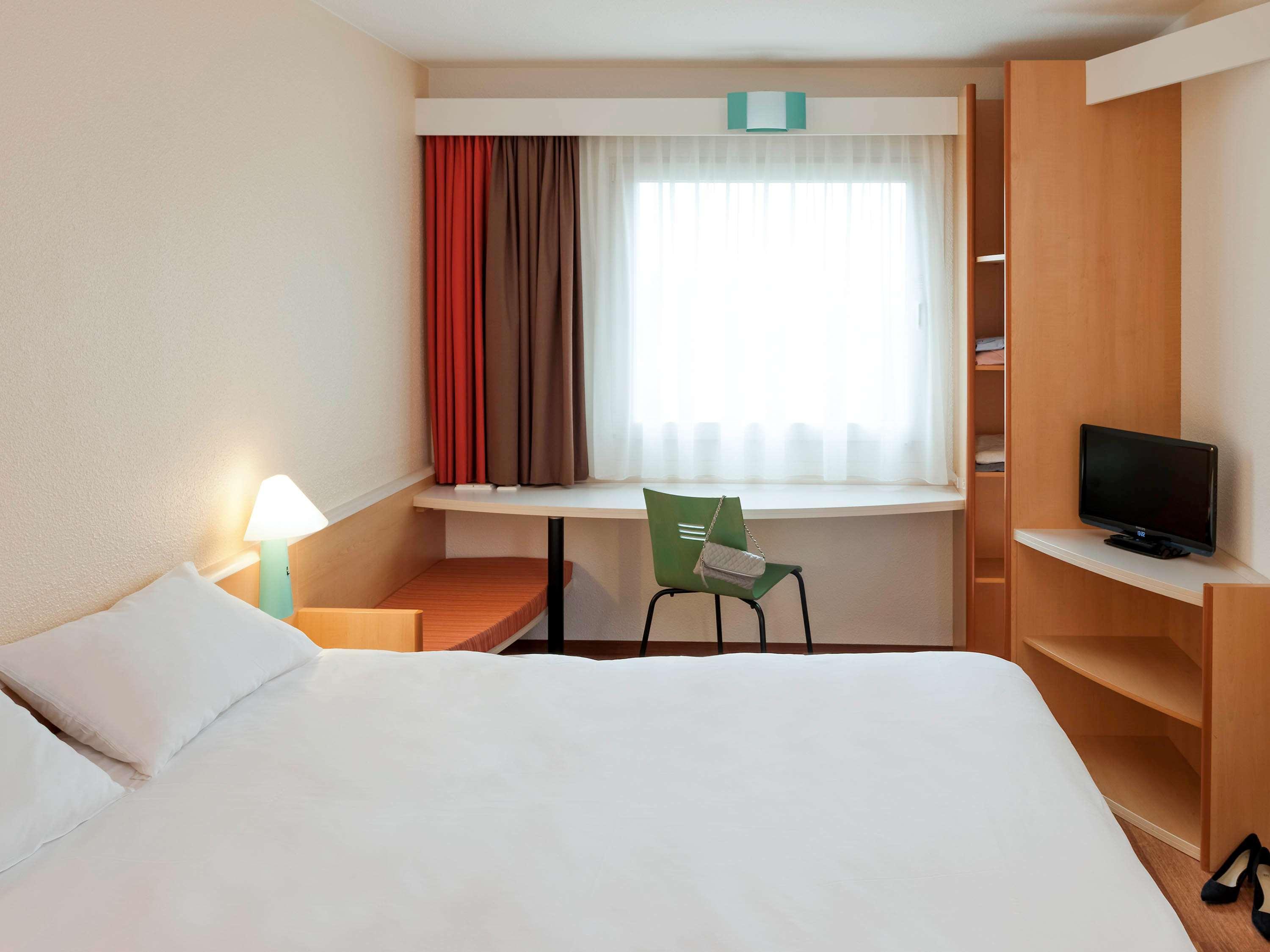 Отель Ibis Сент Экстерьер фото